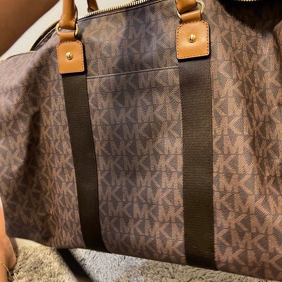 Large Michael Kors Travel Duffle - Picture 6 of 6